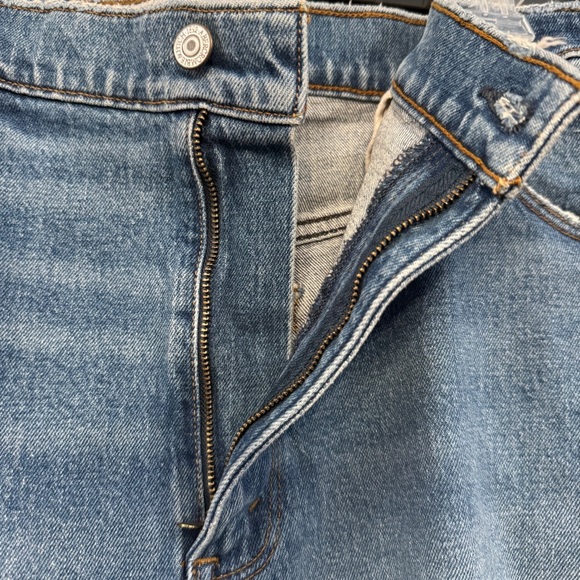 Abercrombie Curve Love 4” Mom Shorts High Rise Distressed 34 - Picture 3 of 6